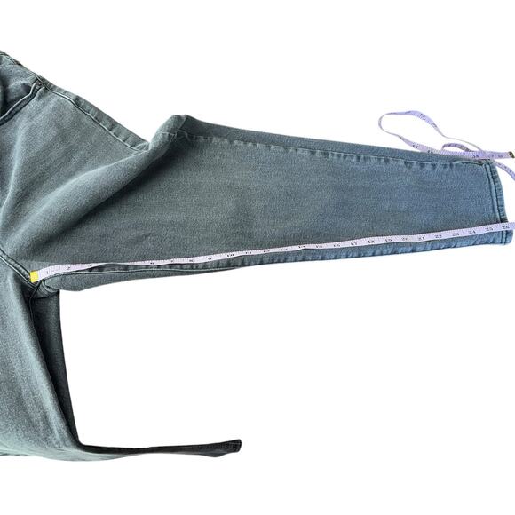 Levi's High Waisted Mom Jean Faded Black High Rise Tapered 31 Basic Staple - Picture 11 of 12